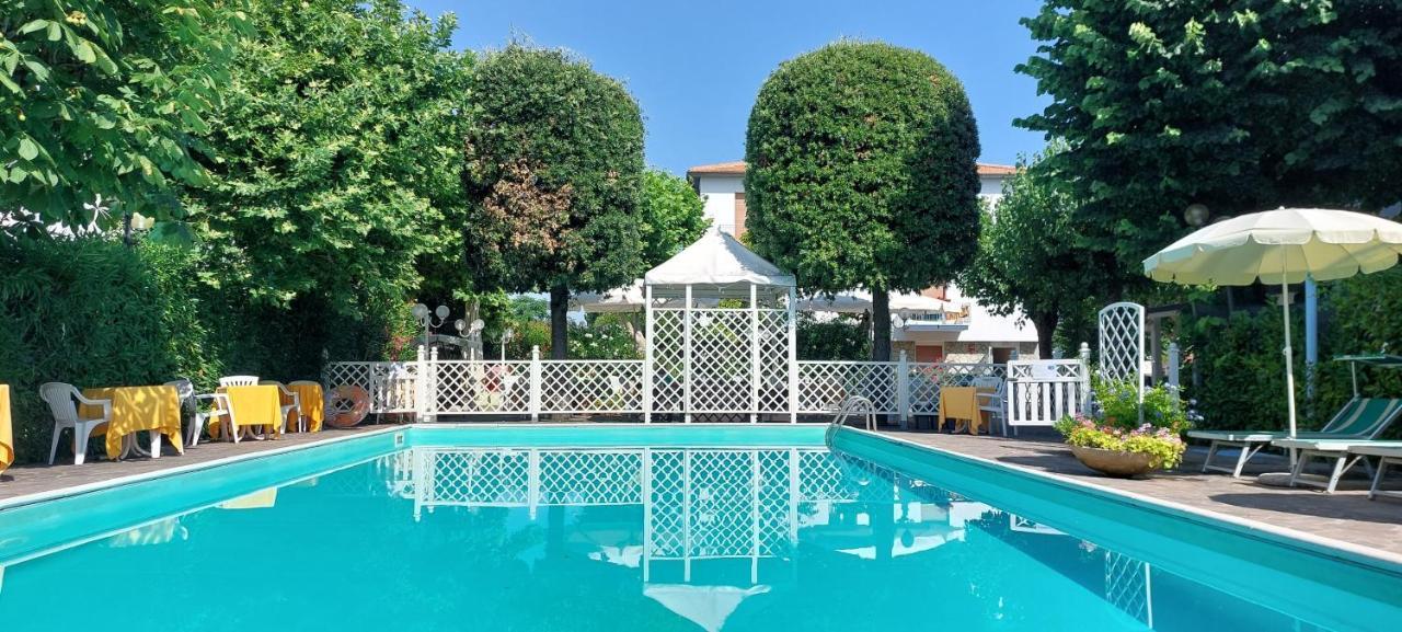 Hotel Garden B&B Marotta Luaran gambar