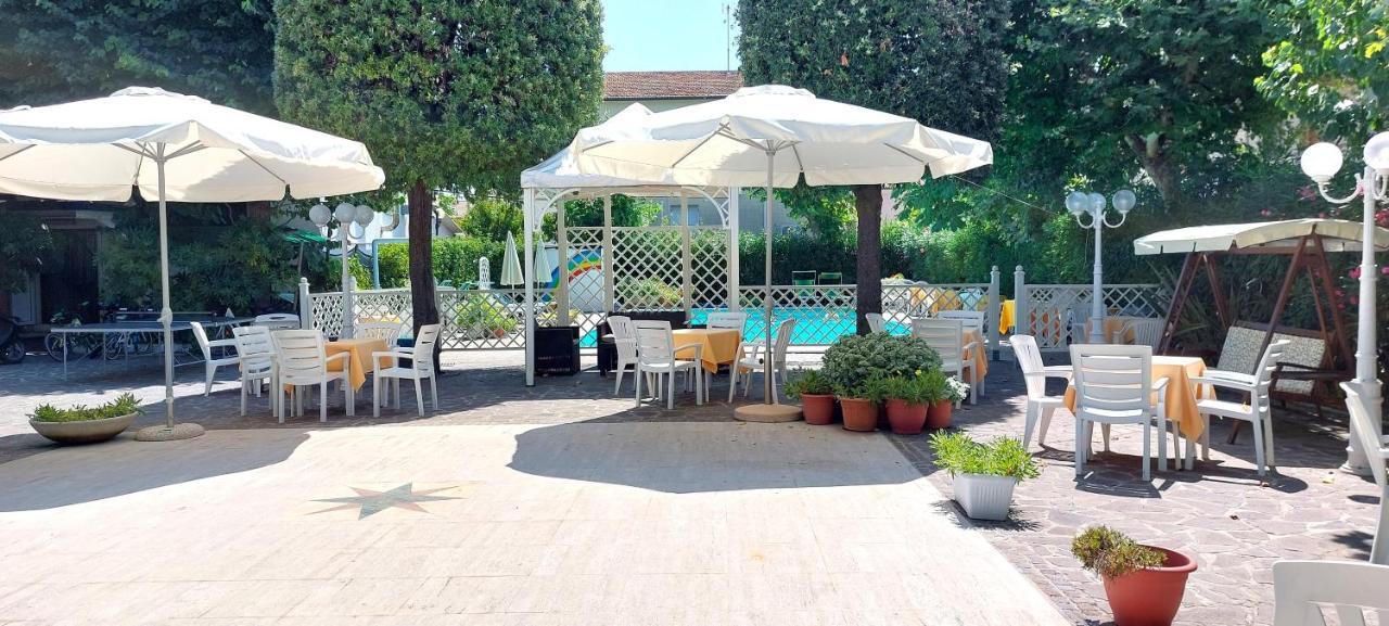 Hotel Garden B&B Marotta Luaran gambar